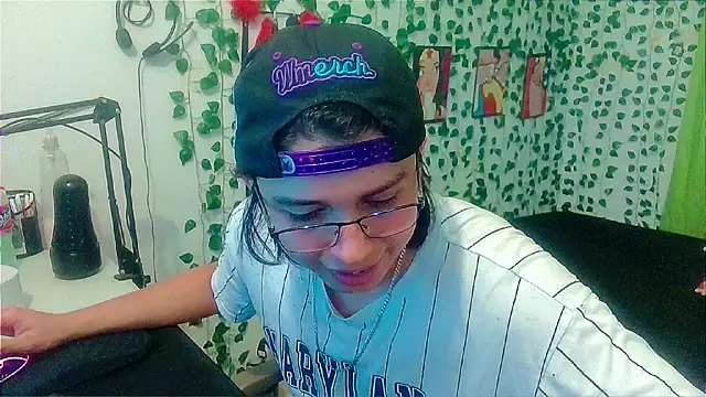 Snapshot of Andy_gray chatting on 7, 7, 2026 Andy gray online show from 7, 7, 2026