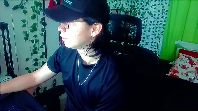 Snapshot of Andy_gray chatting on 8, 7, 2026 Andy gray online show from 8, 7, 2026