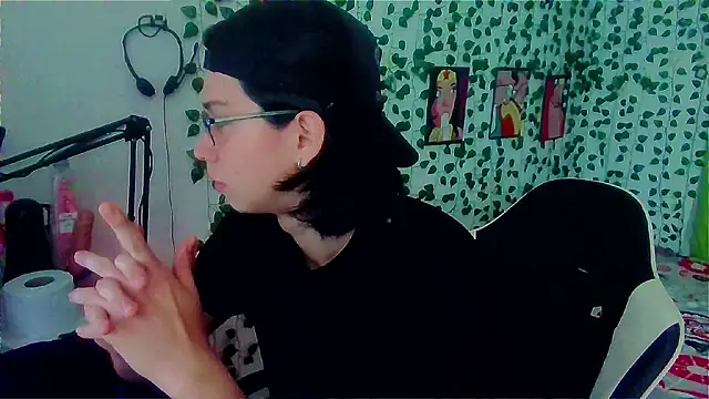 Snapshot of Andy_gray chatting on 22, 6, 2026 Andy gray online show from 22, 6, 2026