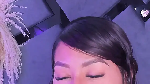 BellahColucci online show from 4, 10, 2025