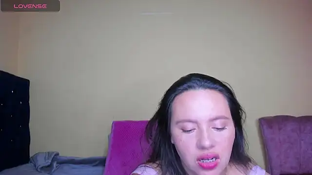 lauraguzman online show from 24, 2, 2026