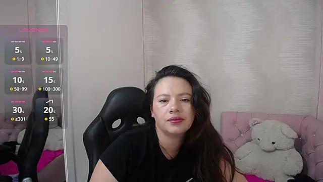 lauraguzman online show from 24, 9, 2025