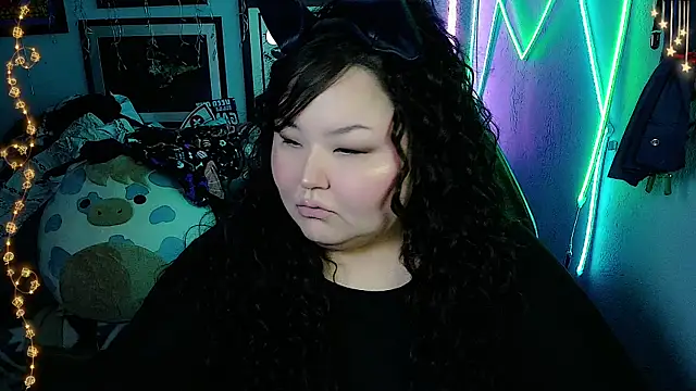 Snapshot of EmGreens chatting on 31, 10, 2025 EmGreens online show from 31, 10, 2025