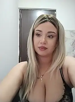 AdelinaJude online show from 28, 9, 2025