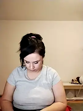 AdelinaJude online show from 9, 3, 2025