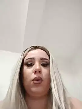 AdelinaJude online show from 24, 10, 2025