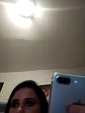 AdelinaJude online show from 18, 1, 2025