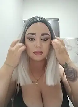 AdelinaJude online show from 3, 10, 2025