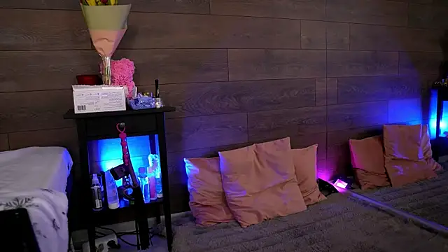 KylieJoyce online show from 10, 3, 2025