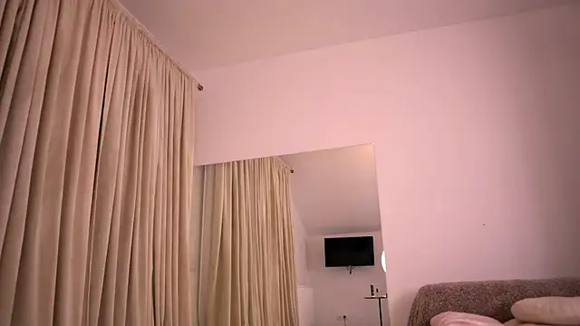 KylieJoyce online show from 25, 4, 2026