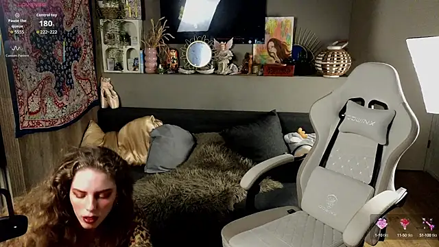 AyreenMoore online show from 22, 9, 2025