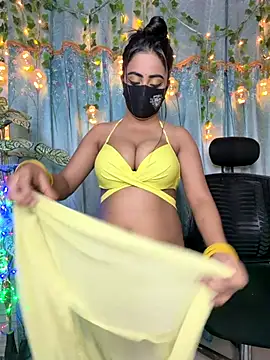 Snapshot of Monabby97 chatting on 2, 12, 2025 Monabby97 online show from 2, 12, 2025