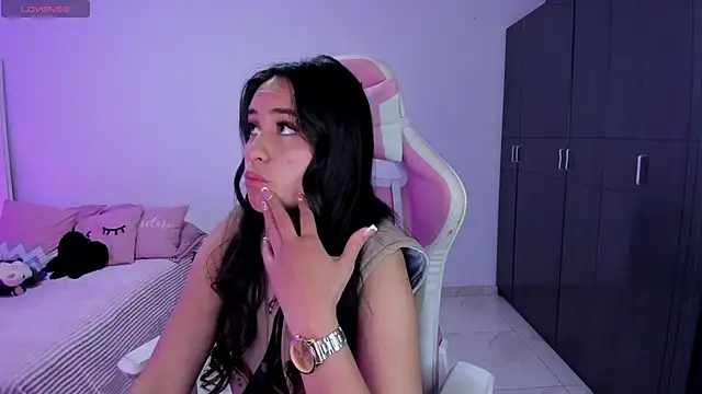 Tinylottie online show from 6, 11, 2025