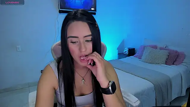 Tinylottie online show from 11, 6, 2026