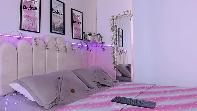 Camile Diazzz online show from 13, 2, 2025