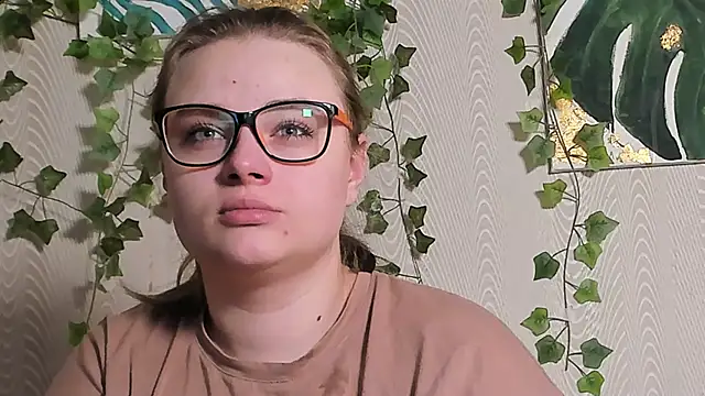 Snapshot of Seductive_She_Wolf chatting on 18, 10, 2025 Seductive She Wolf online show from 18, 10, 2025