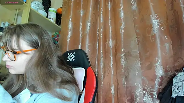 Seductive She Wolf online show from 2, 4, 2026