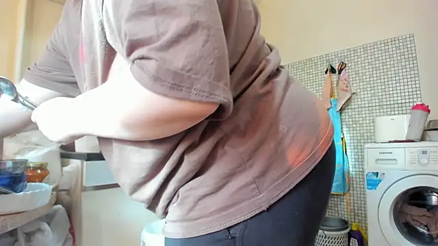 Seductive She Wolf online show from 15, 4, 2026