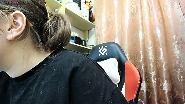 Seductive She Wolf online show from 10, 3, 2026