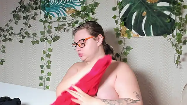 Snapshot of Seductive_She_Wolf chatting on 2, 10, 2025 Seductive She Wolf online show from 2, 10, 2025