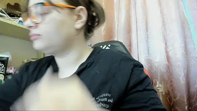 Seductive She Wolf online show from 5, 5, 2026