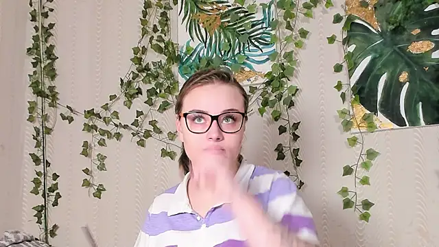 Snapshot of Seductive_She_Wolf chatting on 6, 11, 2025 Seductive She Wolf online show from 6, 11, 2025