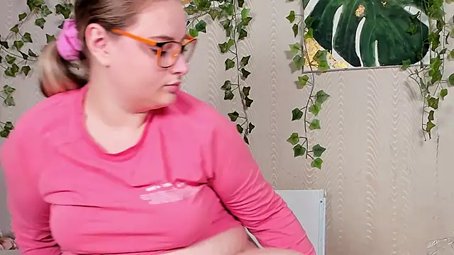 Snapshot of Seductive_She_Wolf chatting on 23, 9, 2025 Seductive She Wolf online show from 23, 9, 2025