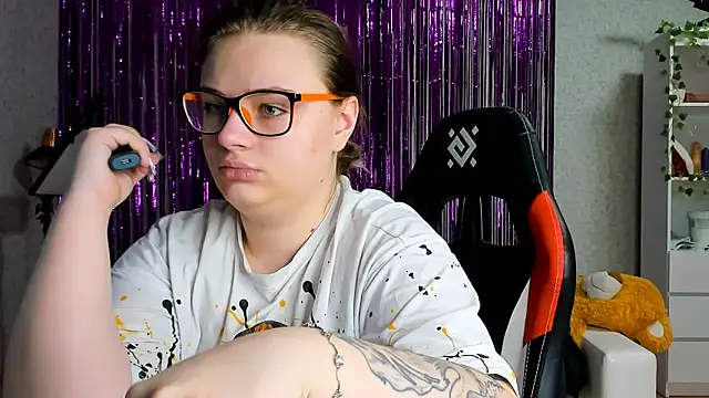 Snapshot of Seductive_She_Wolf chatting on 18, 3, 2025 Seductive She Wolf online show from 18, 3, 2025