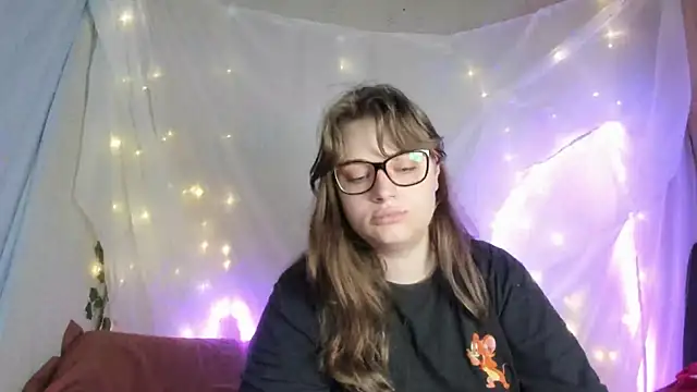 Snapshot of Seductive_She_Wolf chatting on 4, 7, 2026 Seductive She Wolf online show from 4, 7, 2026