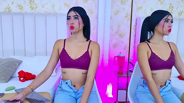 Mia-Monroe online show from 4, 11, 2025