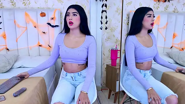 Mia-Monroe online show from 17, 10, 2025