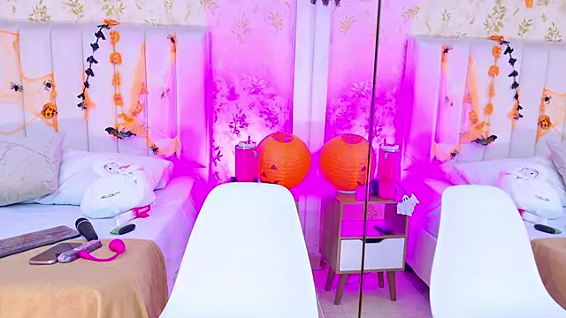 Mia-Monroe online show from 3, 11, 2025