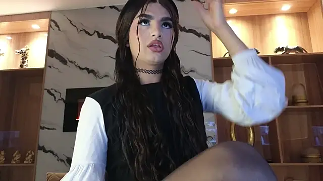 Sophia Cambpell online show from 4, 12, 2025