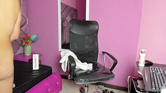 Sarah Hornny online show from 8, 3, 2025