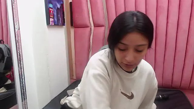 Sarah Hornny online show from 3, 10, 2025