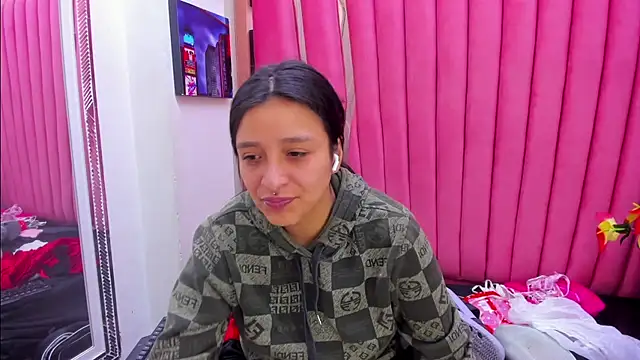 Snapshot of Sarah_Hornny chatting on 15, 2, 2026 Sarah Hornny online show from 15, 2, 2026