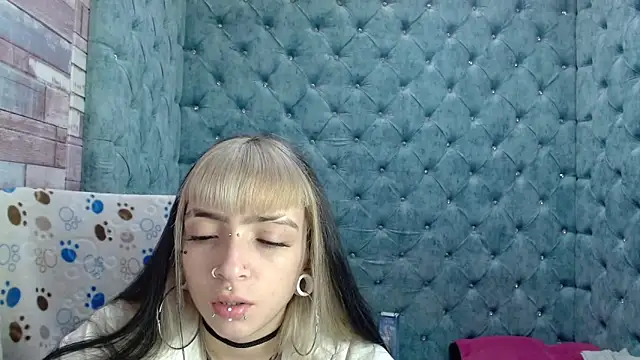 Samantha Smiith online show from 3, 10, 2025