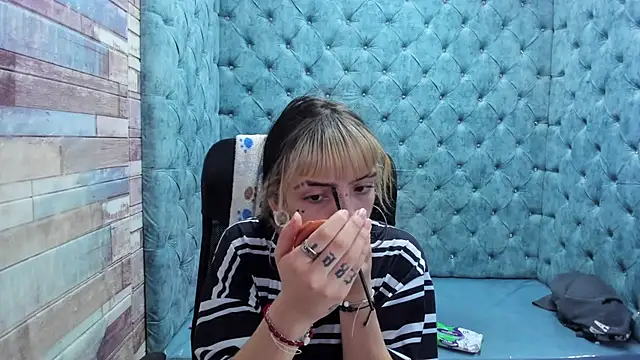 Samantha Smiith online show from 27, 11, 2025