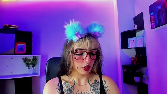 Snapshot of Samantha_Smiith chatting on 12, 7, 2026 Samantha Smiith online show from 12, 7, 2026