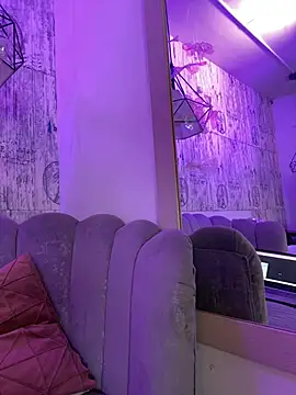 AbyThompson online show from 30, 11, 2025