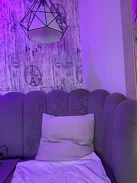 AbyThompson online show from 4, 3, 2026