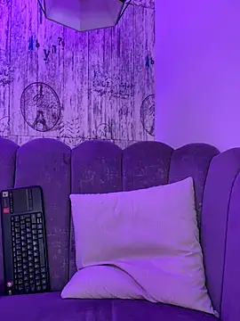 AbyThompson online show from 14, 10, 2025