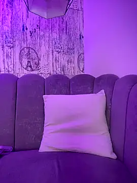 AbyThompson online show from 7, 10, 2025