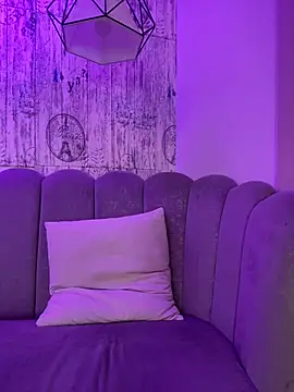 AbyThompson online show from 18, 10, 2025