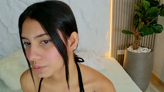LaurenRodriiguez online show from 15, 7, 2026