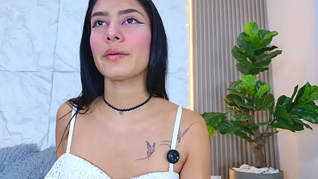 LaurenRodriiguez online show from 15, 4, 2026