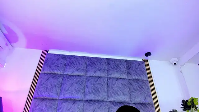 LaurenRodriiguez online show from 20, 10, 2025