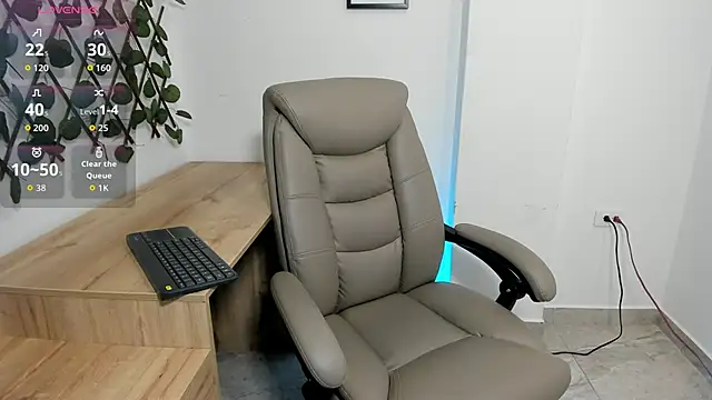 Madeleine  w online show from 6, 3, 2026