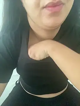 Snapshot of yassminsexy22 chatting on 8, 11, 2025 yassminsexy22 online show from 8, 11, 2025