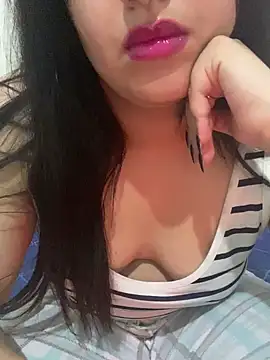 Snapshot of yassminsexy22 chatting on 28, 1, 2025 yassminsexy22 online show from 28, 1, 2025